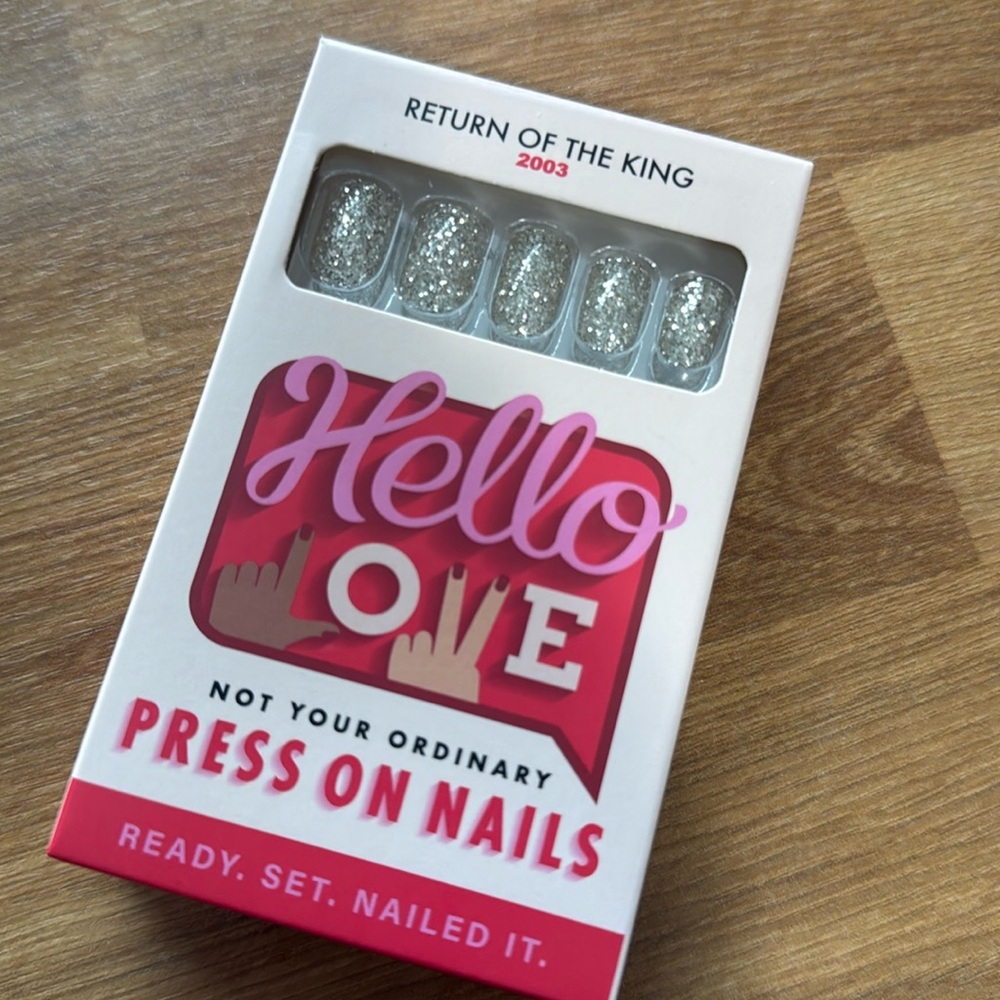 BRAND NEW Hello Love Return of the King